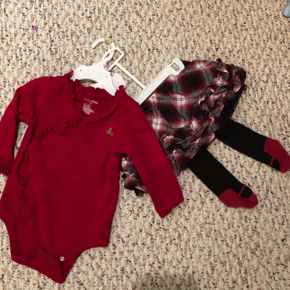 Baby gap Christmas outfit 6-12mo
